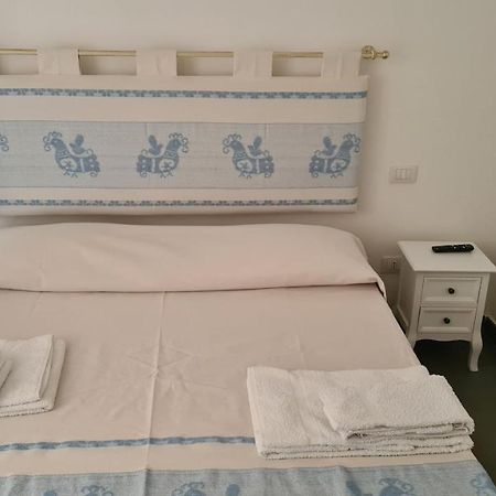 Red & Blue Rooms オルビア エクステリア 写真